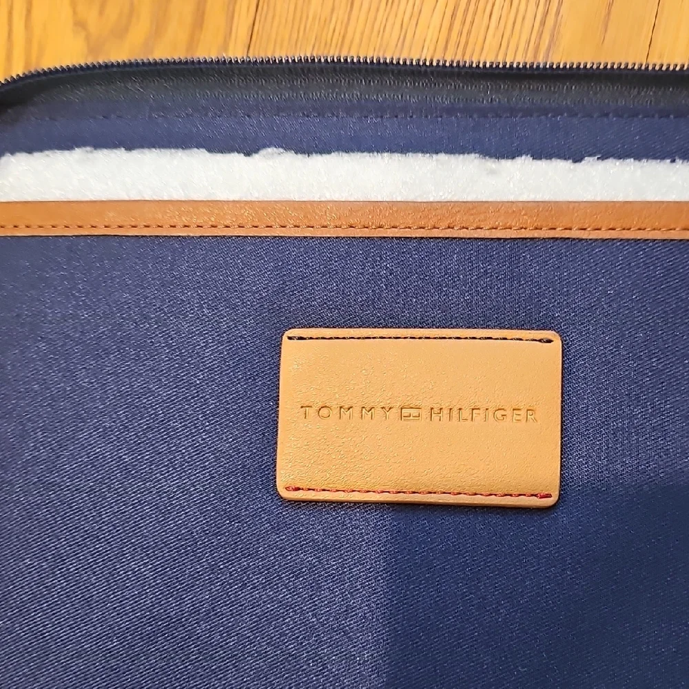 Tommy Hilfiger Zipper Tablet Case